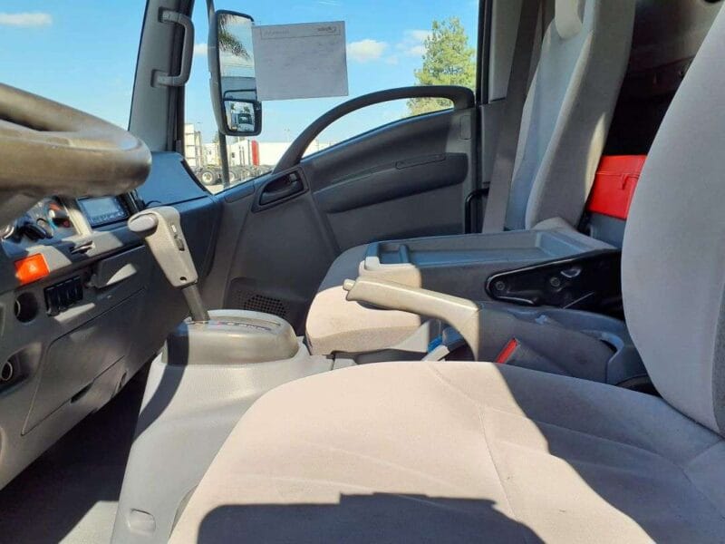 2018 ISUZU NRR + REEFER + CARRIER SUPRA 660 + 16 FOOT BOX M&S Truck